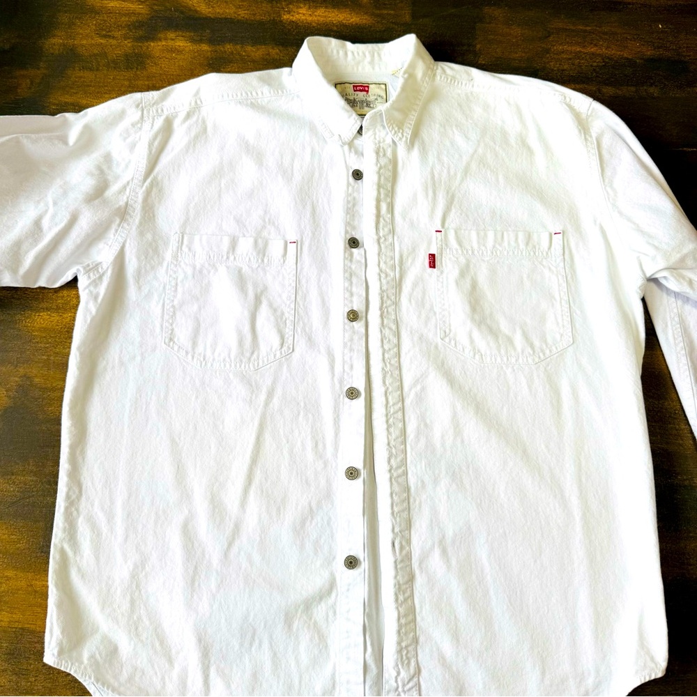 Levi’s Men’s shirt size L